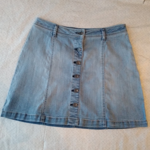 New York & Company Mini Denim Skirt - Picture 2 of 6